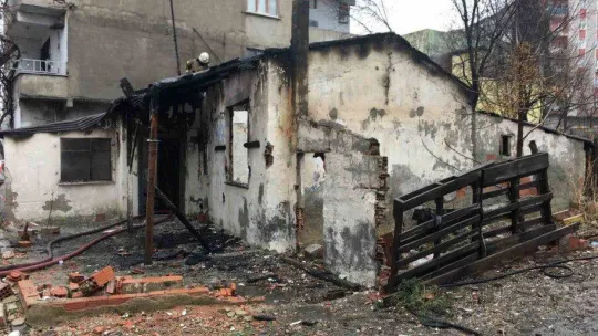 Bağcılar'da gecekondu yangını