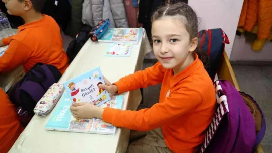 Bağcılar'da ilkokul öğrencileri günlük tutmaya başlıyor