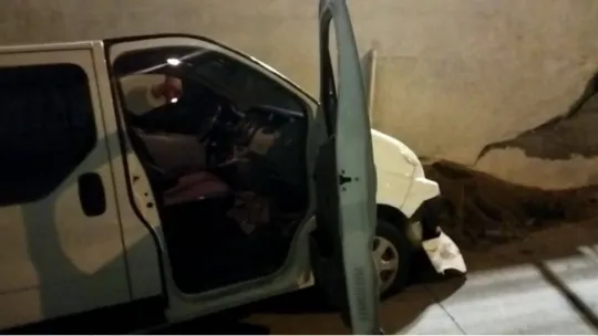 Bahçelievler'de marketin deposunu soymaya çalışan hırsızları polis ekipleri suçüstü yakaladı