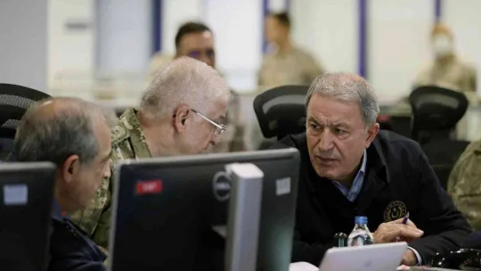 Bakan Akar, 'Pençe-Kılıç Hava Harekatı'nı Hava Kuvvetleri Harekat Merkezinden sevk ve idare etti