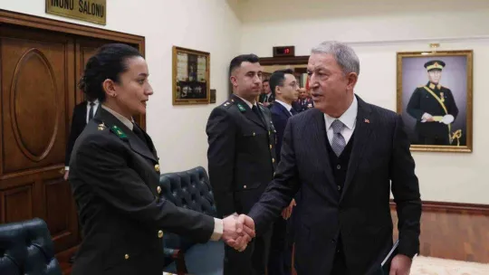 Bakan Akar, MSB'de görevli öğretmenlerle bir araya geldi