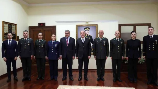 Bakan Akar, MSB'de görevli öğretmenlerle bir araya geldi