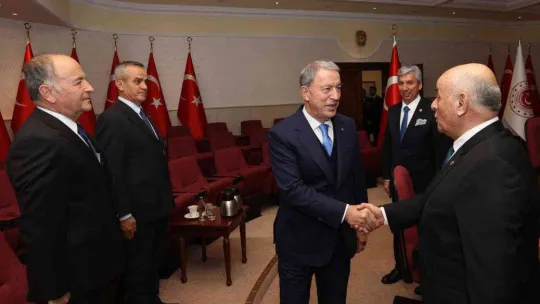 Bakan Akar, TEMAD Başkanı Dürgen ve beraberindeki dernek yönetimini kabul etti