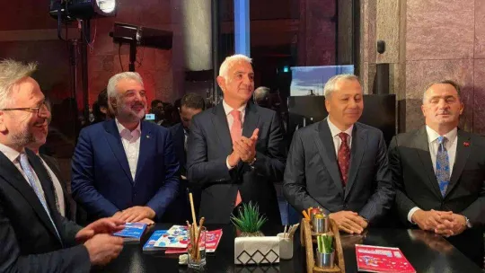 Bakan Ersoy: 'Festivallerimiz 5 şehirle sınırlı kalmayacak, her yıl geliştirerek devam edeceğiz'