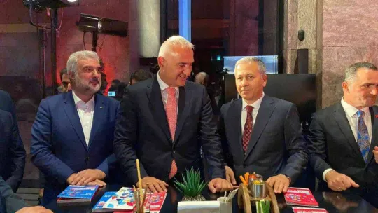 Bakan Ersoy: 'Festivallerimiz 5 şehirle sınırlı kalmayacak, her yıl geliştirerek devam edeceğiz'