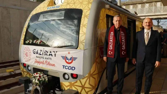 Bakan Karaismailoğlu: '55 günde 12 eseri hizmete sunduk'