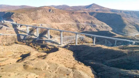 Bakan Karaismailoğlu: '55 günde 12 eseri hizmete sunduk'