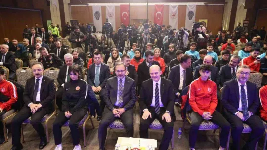 Bakan Kasapoğlu: 'Bağımlılık, her birimizin gündeminde olan, farklı türleri ile değişkenliği ile bir tehdit unsuru olarak en öncelikli sırada yer alan bir kavram'