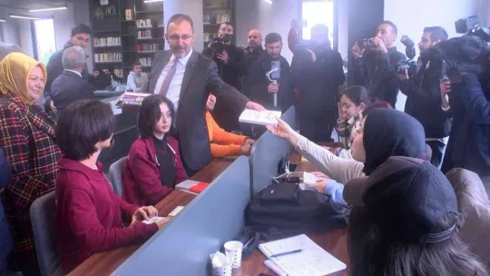 Bakan Kasapoğlu: 'Türkiye, Cumhur İttifakı'ndan yana olan tavrını sandıkları patlatarak en güzel şekilde tüm dünyaya haykıracak'