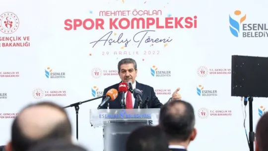 Bakan Kasapoğlu, Esenler'deki spor kompleksinin açılışına katıldı