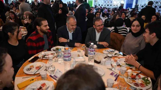 Bakan Kasapoğlu ve Başkan Aktaş gençlerle buluştu