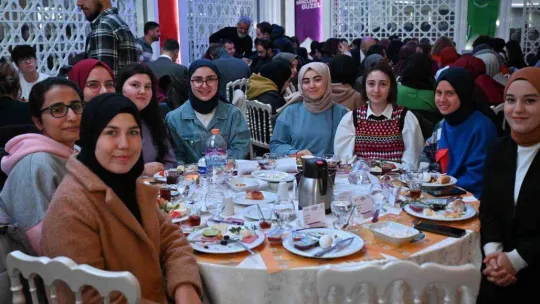 Bakan Kasapoğlu ve Başkan Aktaş gençlerle buluştu