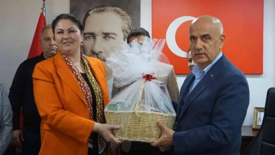 Bakan Kirişci, restorasyonu devam eden Selimiye'de incelemelerde bulundu