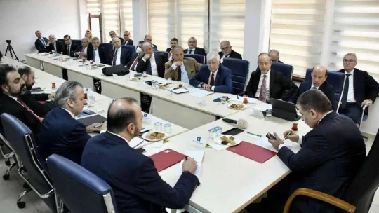 Bakan Koca: 'Vatandaşımız ilaca erişirse hepimiz rahat ederiz'