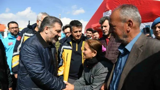 Bakan Koca, Adıyaman'da tedavi gören depremzedeleri ziyaret etti