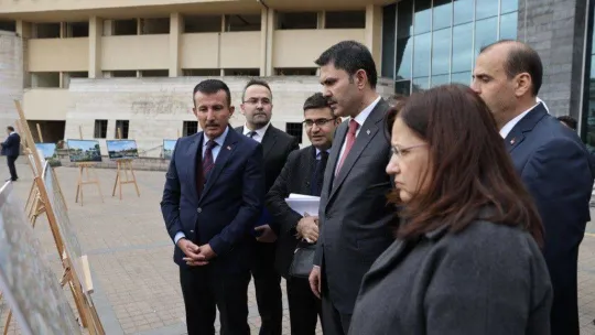 Bakan Kurum: 'Başkentimizi tarihi Samanpazarı Meydanı'na yeniden kavuşturacak adımları atıyoruz'