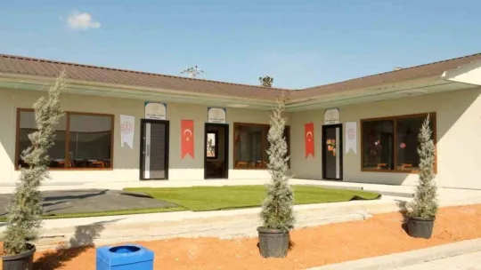 Bakan Kurum: 'Depremden etkilenen kardeşlerimizin ne ihtiyacı varsa hepsine yetişmeye çalışıyoruz'