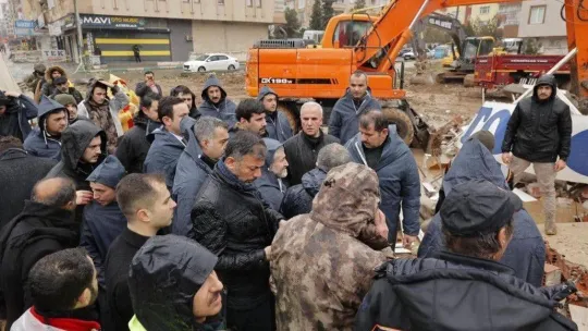 Bakan Nebati, depremin vurduğu Şanlıurfa'da incelemelerde bulundu