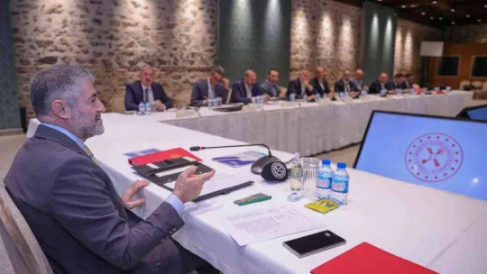 Bakan Nebati, inşaat sektörü temsilcileriyle bir araya geldi