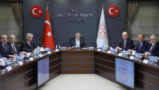 Bakan Nebati, İstanbul Sanayi Odası ile bir araya geldi