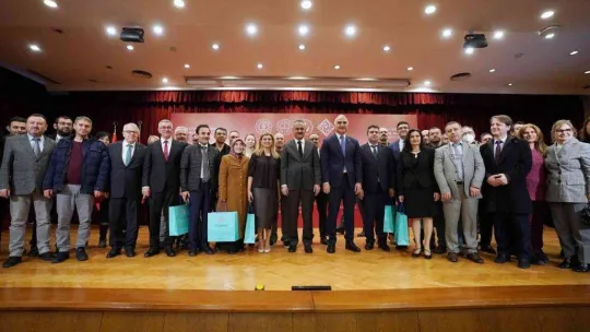 Bakan Özer: 'Gelinen noktada 110 milyon kitabı olan kütüphaneye sahip olduk'