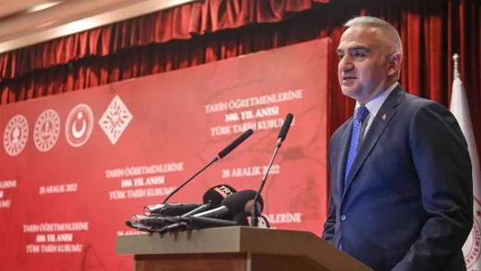 Bakan Özer: 'Gelinen noktada 110 milyon kitabı olan kütüphaneye sahip olduk'