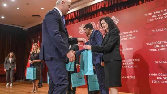 Bakan Özer: 'Gelinen noktada 110 milyon kitabı olan kütüphaneye sahip olduk'