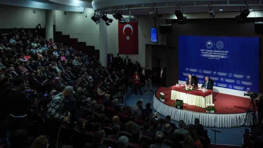 Bakan Özer: 'Yıl sonuna kadar Türkiye'de kapalı hiçbir köy okulu kalmayacak'