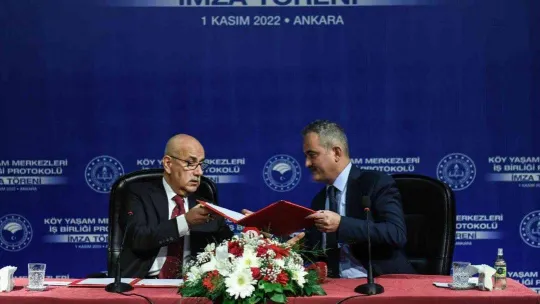 Bakan Özer: 'Yıl sonuna kadar Türkiye'de kapalı hiçbir köy okulu kalmayacak'