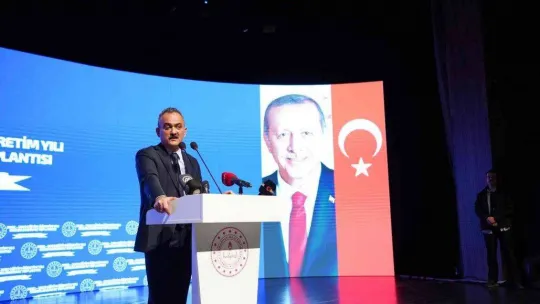 Bakan Özer'den okul idarecilerine: 'Lütfen size gönderdiğimiz bütçeyi kullanın'