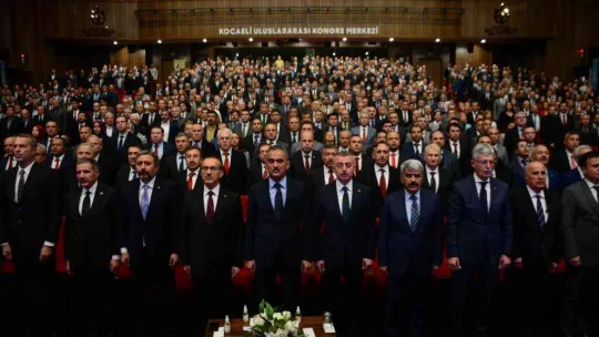 Bakan Özer'den okul idarecilerine: 'Lütfen size gönderdiğimiz bütçeyi kullanın'