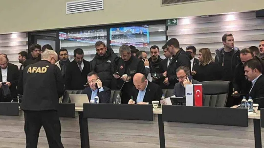 Bakan Soylu: 'Sabah saat 04.17 civarında 7.4 büyüklüğünde Kahramanmaraş merkezli bir deprem oldu'