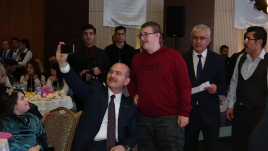 Bakan Soylu: 'Sevgi bütün engelleri aşar'