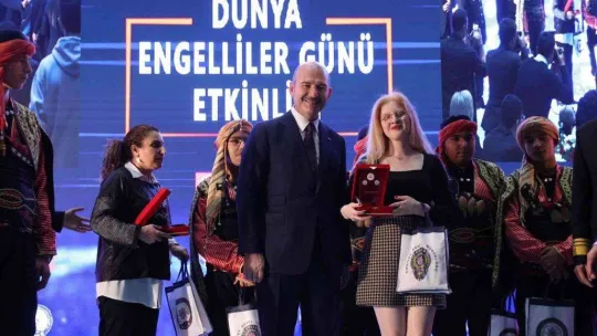 Bakan Soylu: 'Sevgi bütün engelleri aşar'