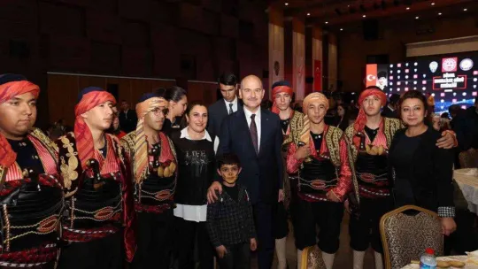 Bakan Soylu: 'Sevgi bütün engelleri aşar'