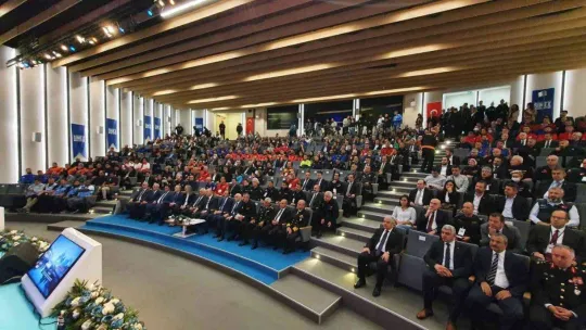 Bakan Soylu: 'Türkiye çapında kurulan 27 afet bölgesel lojistik depo ve 54 lojistik destek depomuz var'