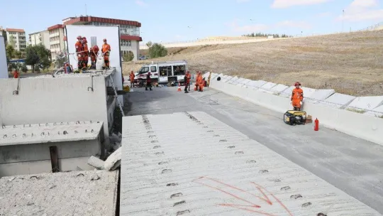 Bakan Soylu: 'Türkiye çapında kurulan 27 afet bölgesel lojistik depo ve 54 lojistik destek depomuz var'