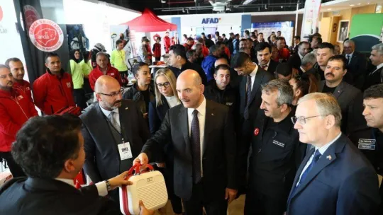 Bakan Soylu: 'Türkiye çapında kurulan 27 afet bölgesel lojistik depo ve 54 lojistik destek depomuz var'