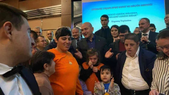 Bakan Soylu, engelli vatandaşlar ve aileleriyle bir araya geldi