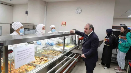 Bakan Varank 'Diplomat Akademi Kampı'na katıldı