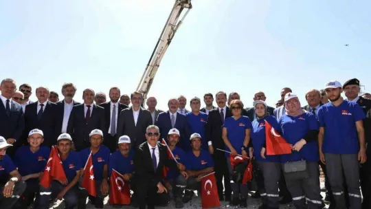 Bakan Varank ve Dönmez, Bilecik'te 160 milyon dolarlık yatırımı olan fabrikanın temelini attı