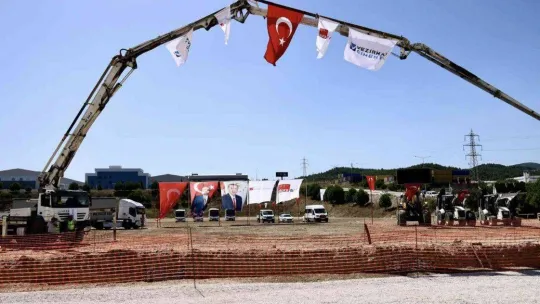Bakan Varank ve Dönmez, Bilecik'te 160 milyon dolarlık yatırımı olan fabrikanın temelini attı