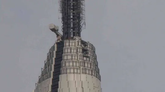 Bakım sonrası vinçten parça düşmesi sonucu Çamlıca Kulesi'nin dış cephesinde hasar oluştu