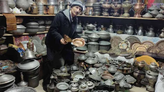 Bakır koleksiyoncusu...Ziyaretçilerini geçmişe götürüyor
