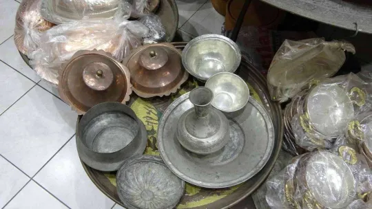 Bakırcılar Çarşısı'nın tek bakır ustası