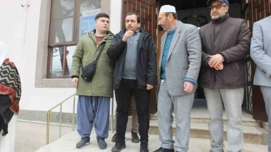 Balıkesir'de 170 kişilik umre kafilesi dualarla uğurlandı