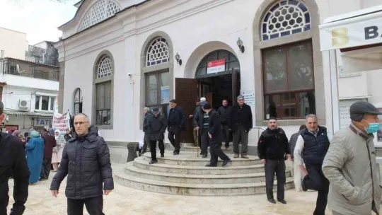 Balıkesir'de 170 kişilik umre kafilesi dualarla uğurlandı