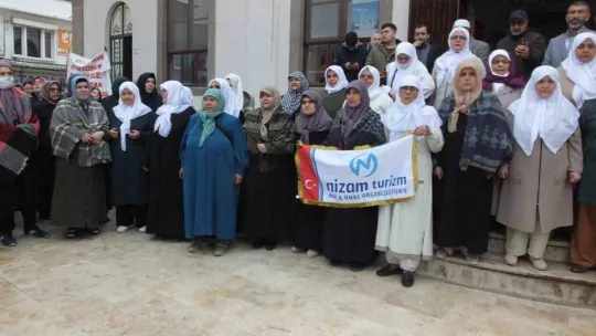 Balıkesir'de 170 kişilik umre kafilesi dualarla uğurlandı