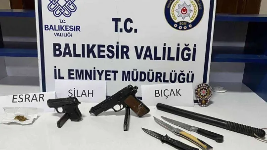 Balıkesir'de 37 aranan şahıstan 20'si tutuklandı