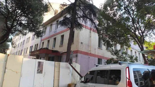 Balıkesir'de 50 yıllık devlet hastanesi yıkılıyor